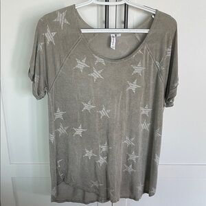 Cable & Gauge Tan Star Patterned Women's Tee